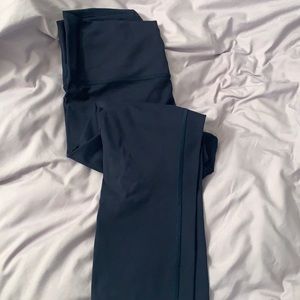 Wunder Under Train 23” navy blue